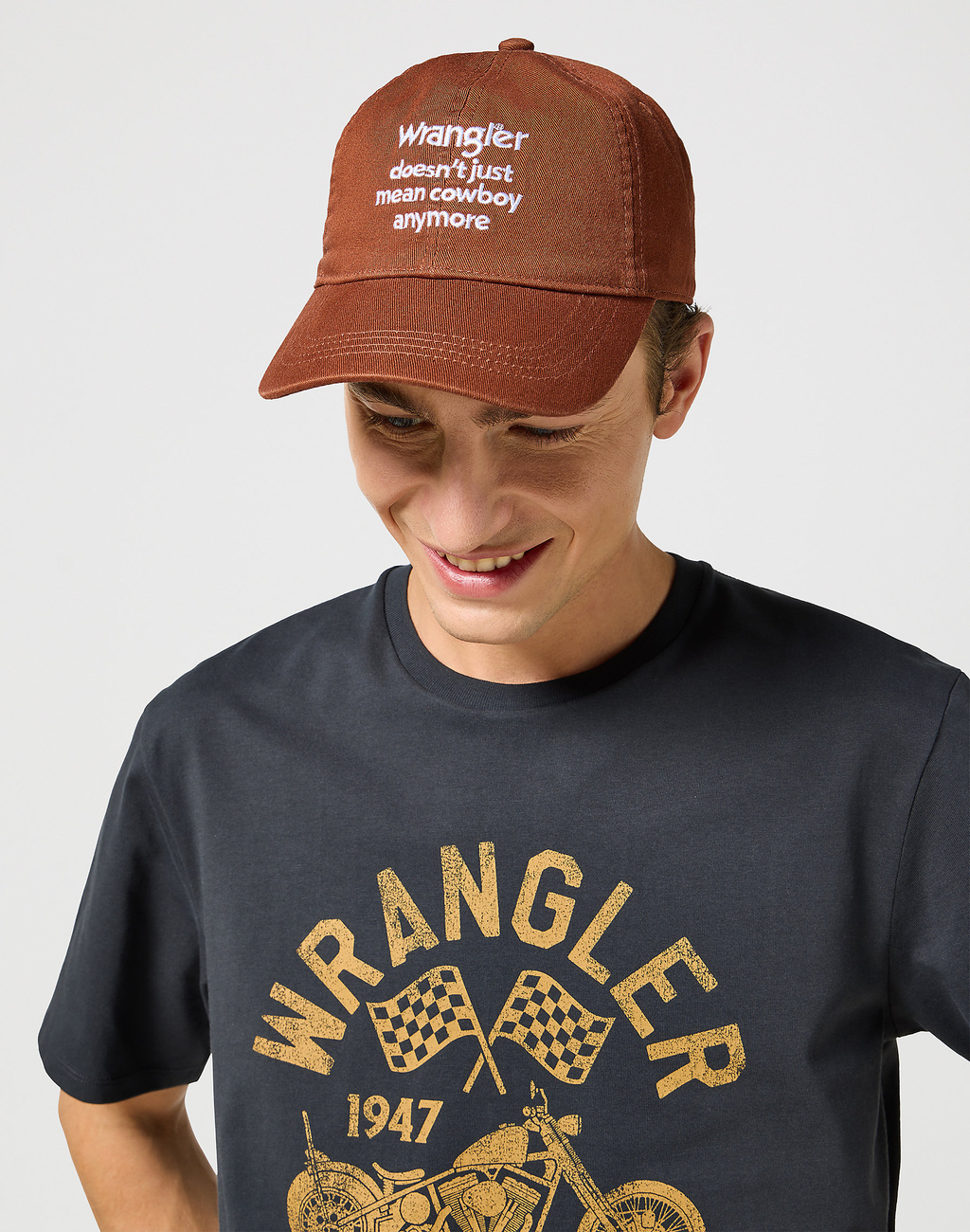 WRANGLER MĘSKA CZAPKA Z DASZKIEM WRANGLER LOGO CAP ROOT BEER 112356877