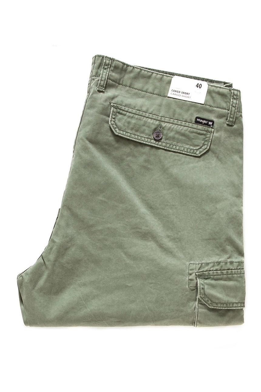 SPODENKI MĘSKIE WRANGLER CARGO SHORT MOSS GREEN W15DKC330 112126787