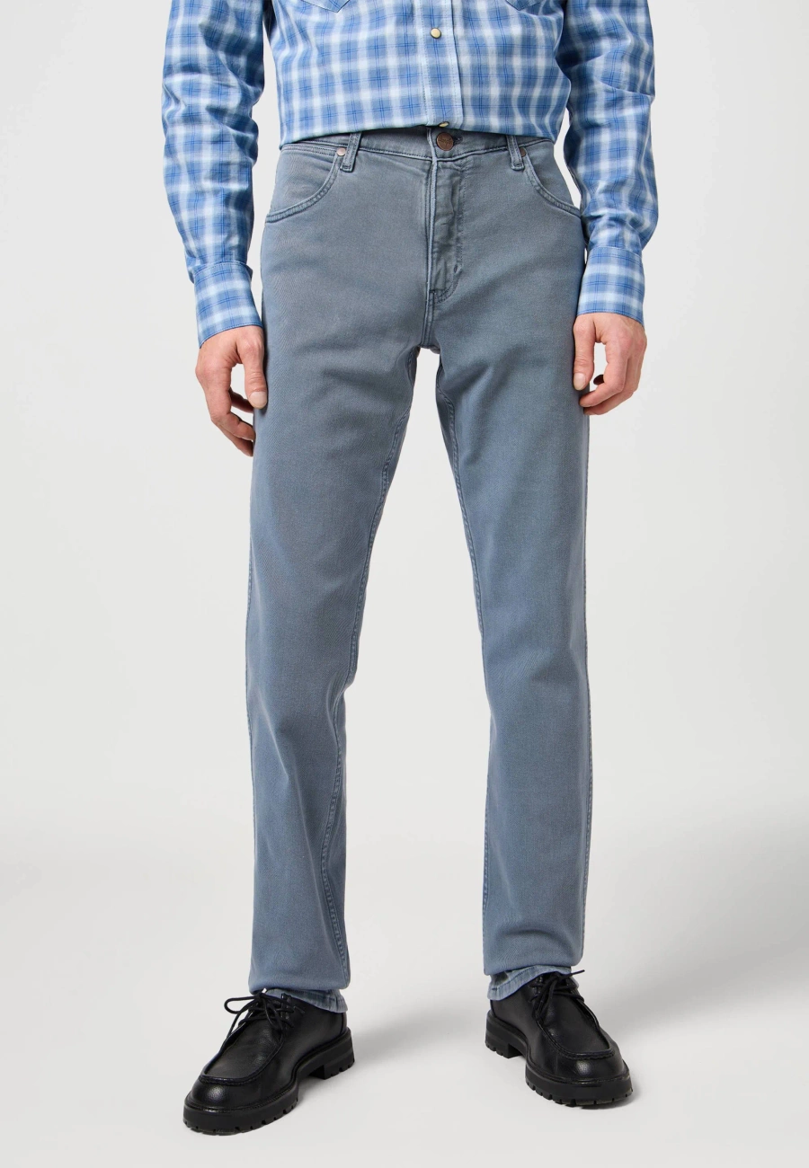 WRANGLER MĘSKIE SPODNIE JEANSOWE GREENSBORO DUSTY BLUE 112362404
