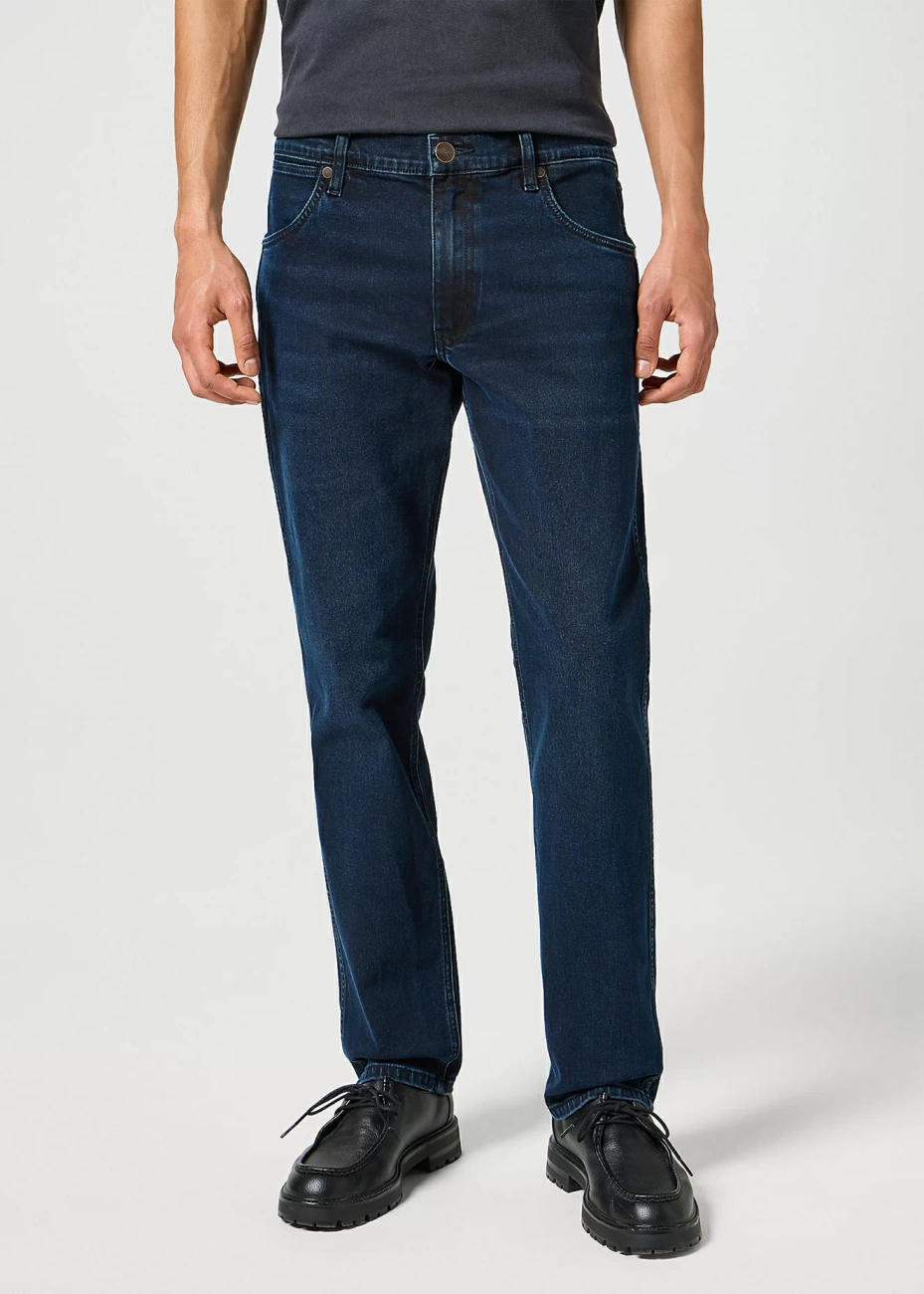 MĘSKIE SPODNIE JEANSOWE WRANGLER GREENSBORO INDIGO NOIR 112357411