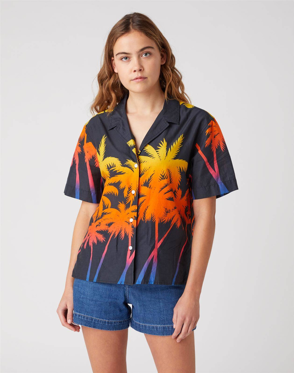 DAMSKA KOSZULA Z KRÓTKIM RĘKAWEM WRANGLER CUBAN SHIRT FADED BLACK W5R36SXV6 112130308
