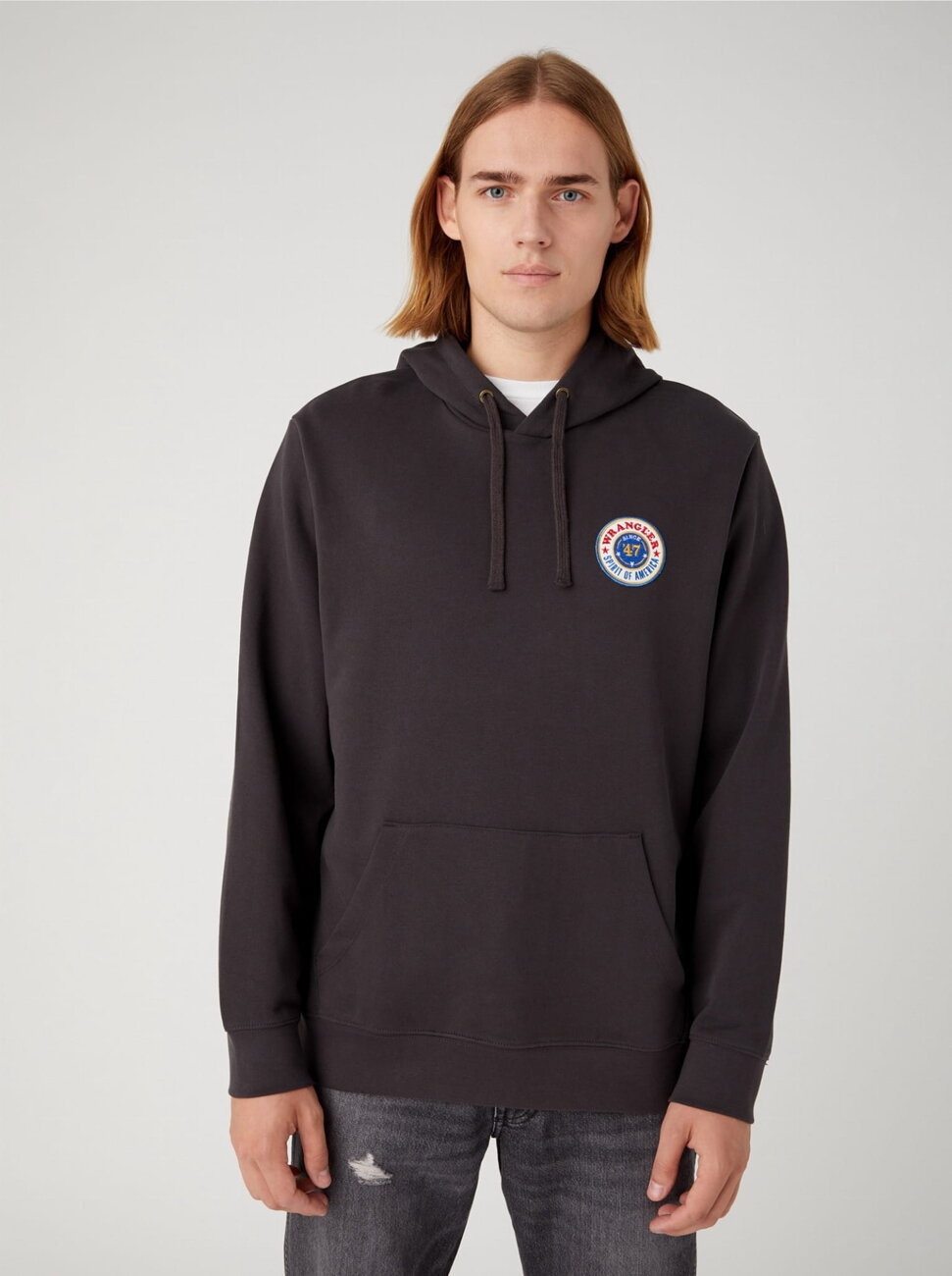 WRANGLER MĘSKA BLUZA LOGO HOODIE FADED WASHED BLACK 112341228 W656018280