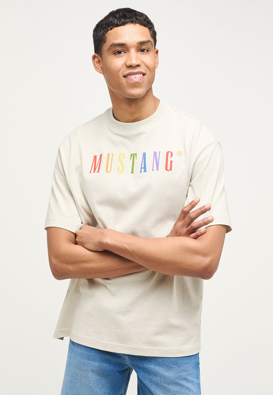 MUSTANG Męski T-shirt KOSZULKA NADRUK LOGO Aidan C Pride Moonstruck 1014017 2081