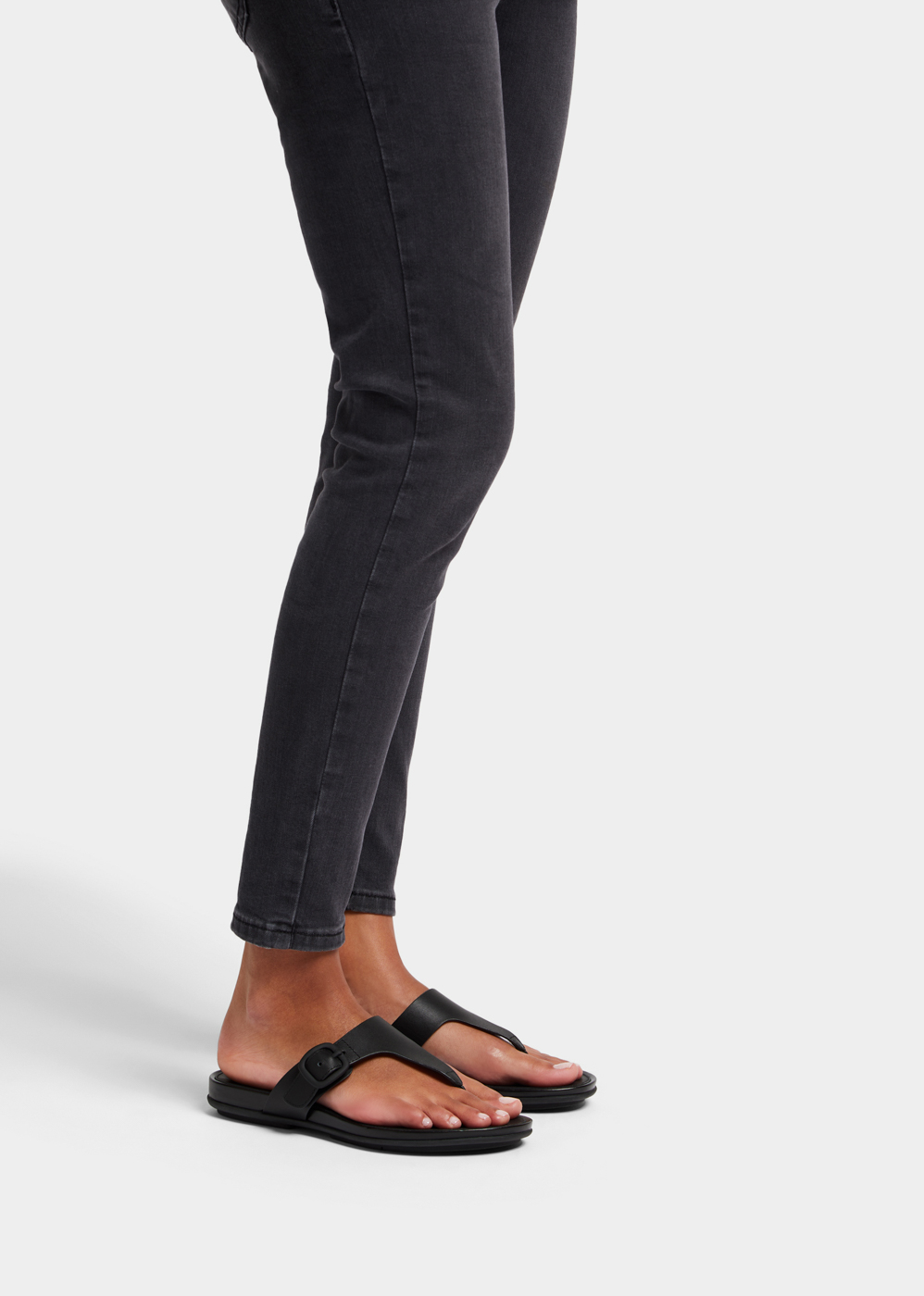 Japonki damskie FITFLOP GRACIE RUBBER-BUCKLE LEATHER TOE-POST SANDALS