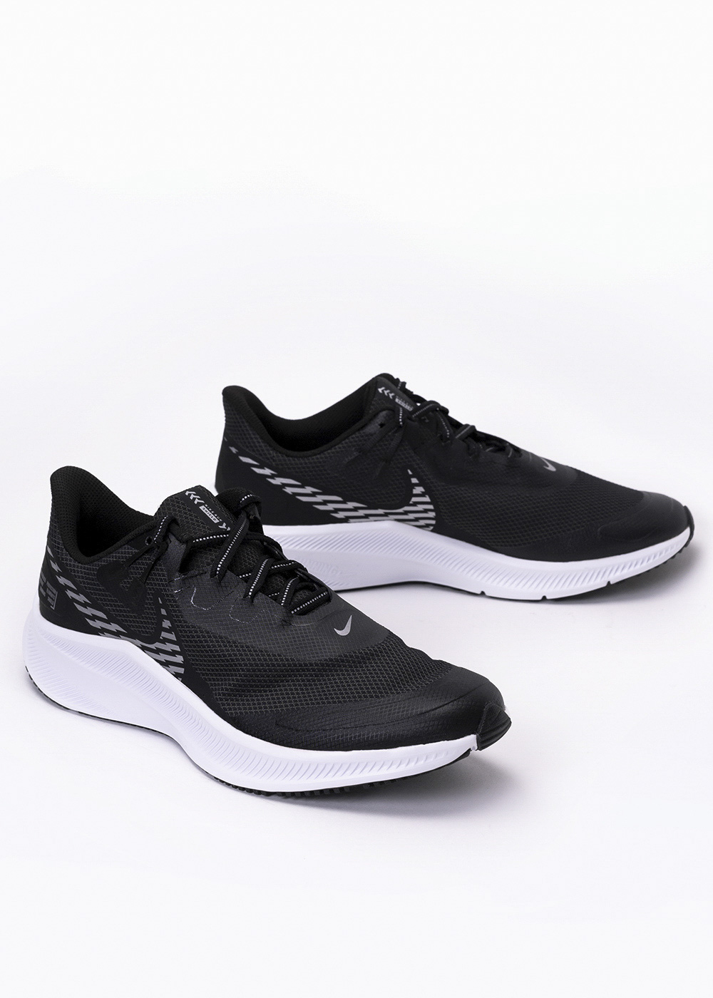 Buty męskie do biegania czarne NIKE QUEST 3 SHIELD