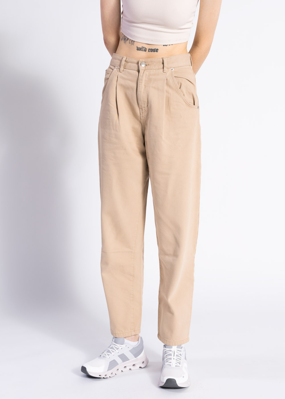 Buty do biegania damskie białe On Running Cloudrunner