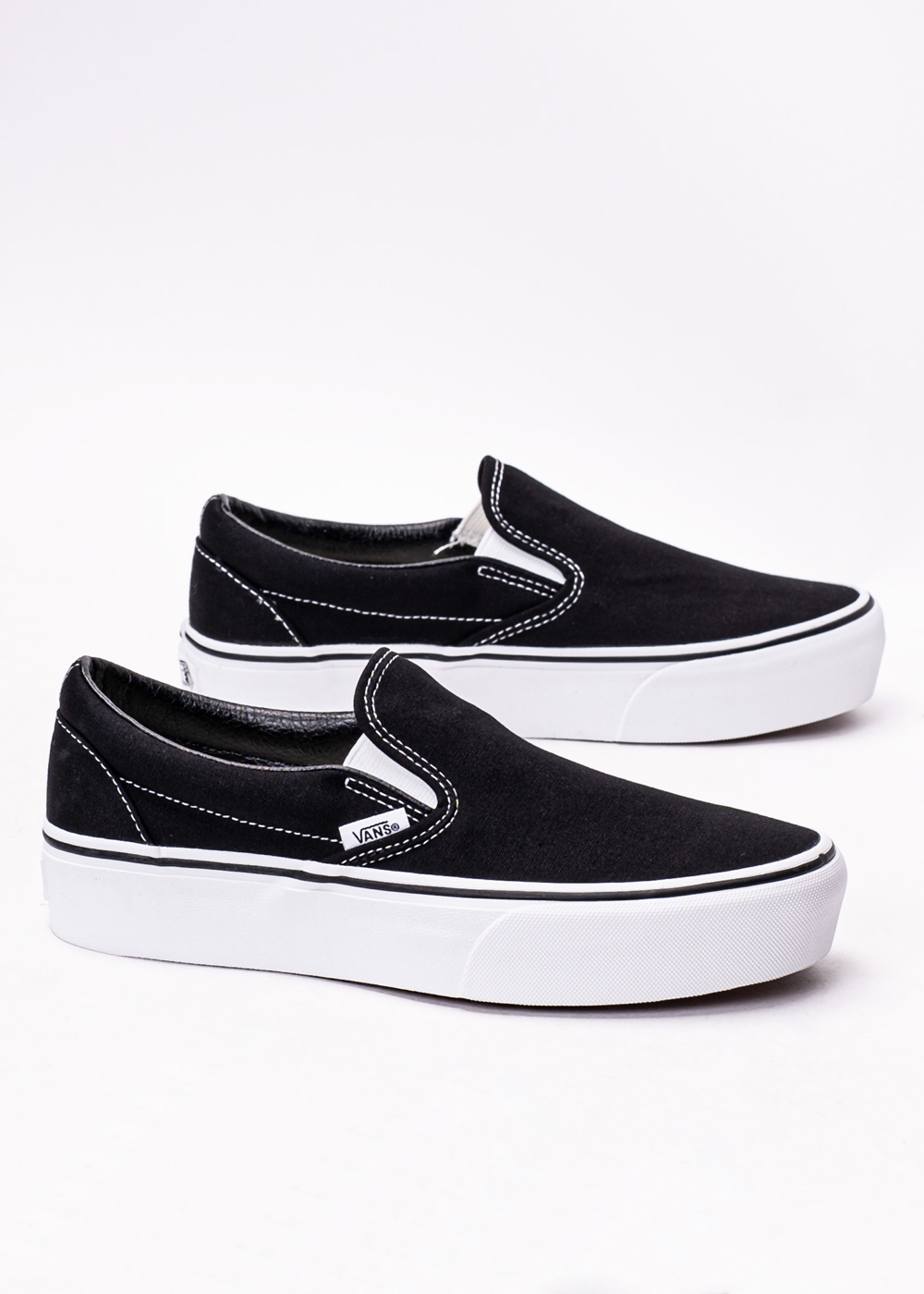 Tenisówki unisex czarne Vans Classic Slip-On Platform