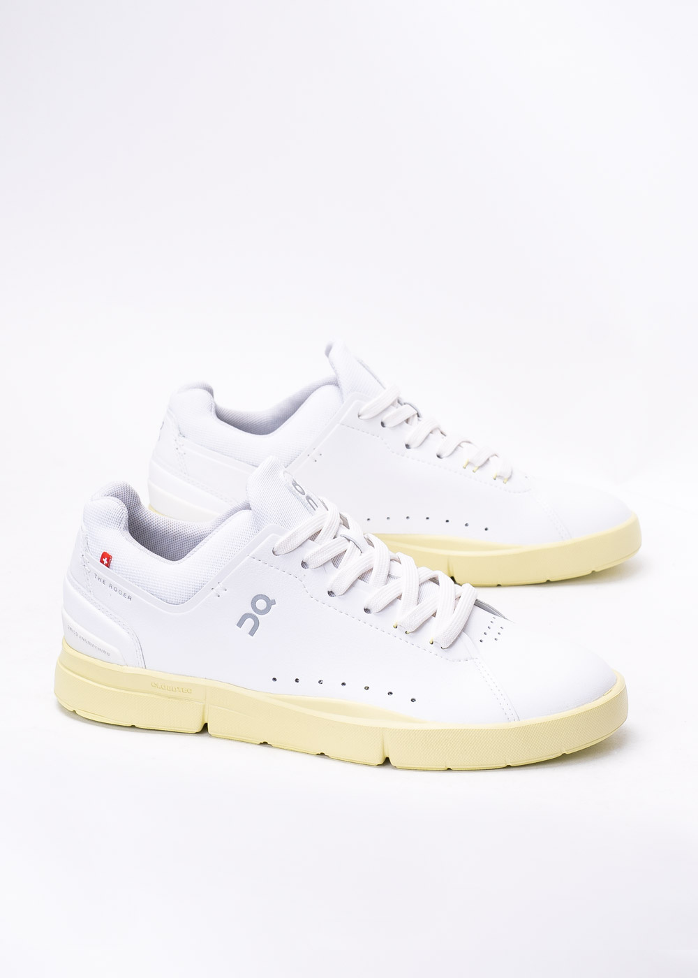 ON The Roger Clubhouse Sneakersy damskie białe