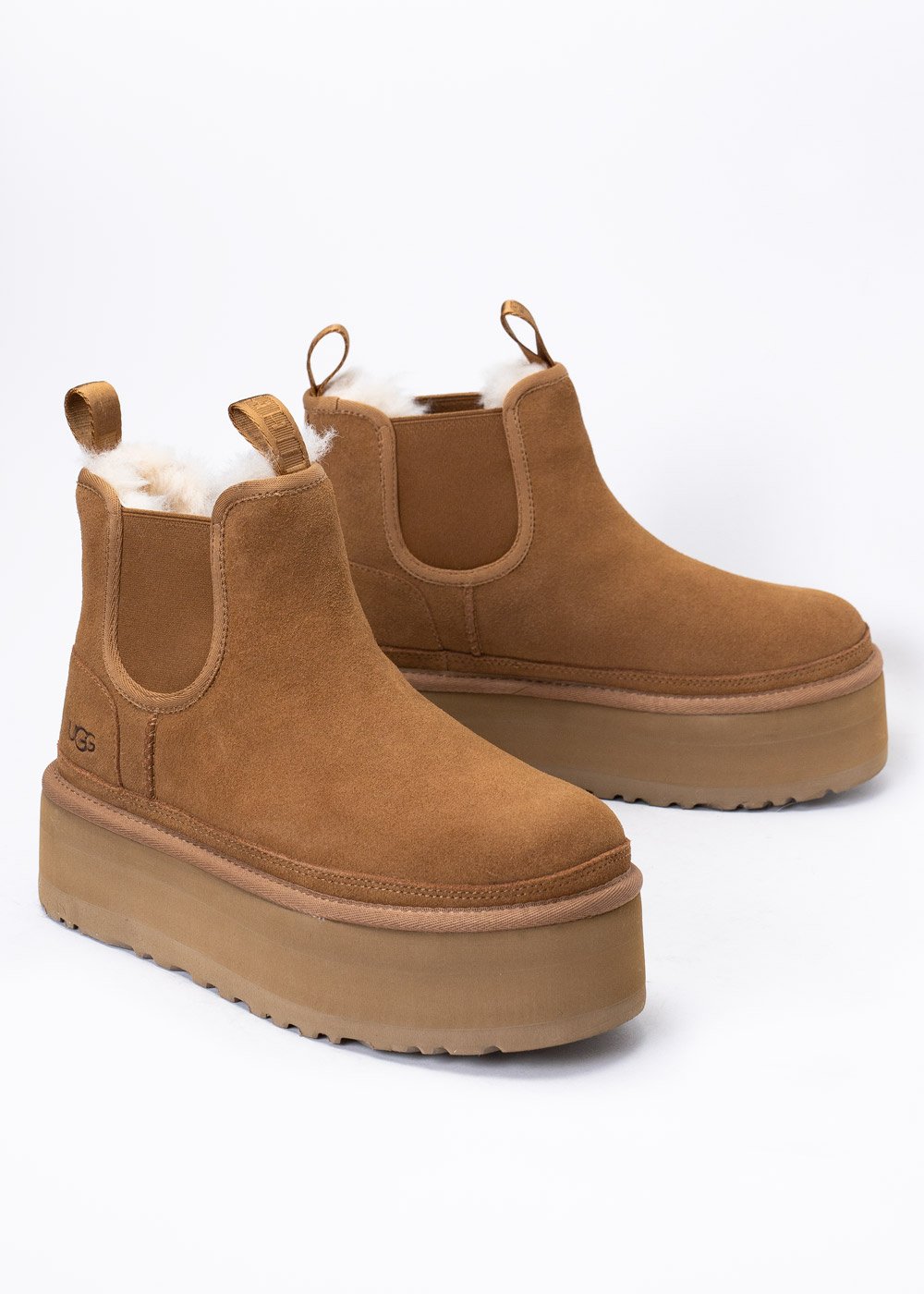 UGG W NEUMEL PLATFORM CHELSEA Sztyblety damskie brązowe