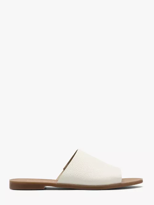 Białe klapki damskie płaskiej podeszwie