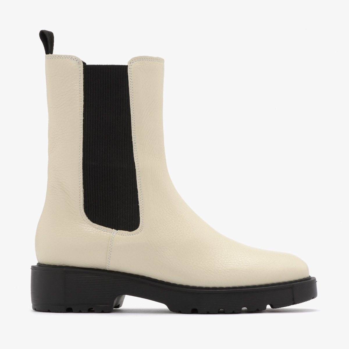 Kremowe sztyblety na czarnej podeszwie TAJA