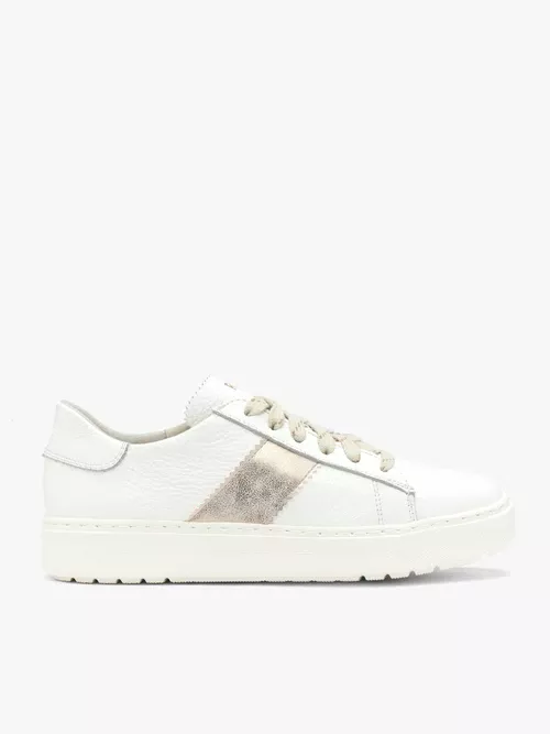 Białe skórzane półbuty z platynowym paskiem