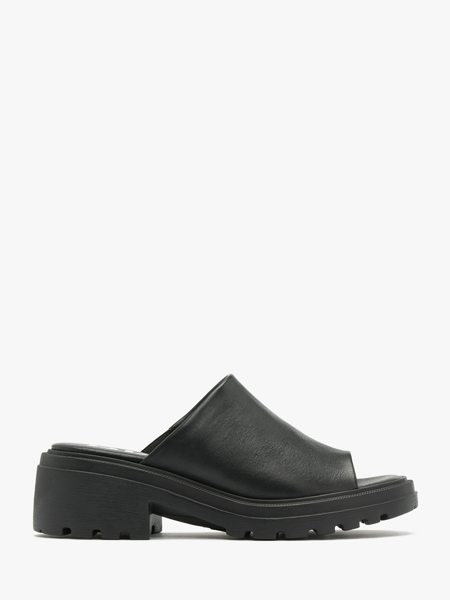 Czarne klapki na platformie DONNA