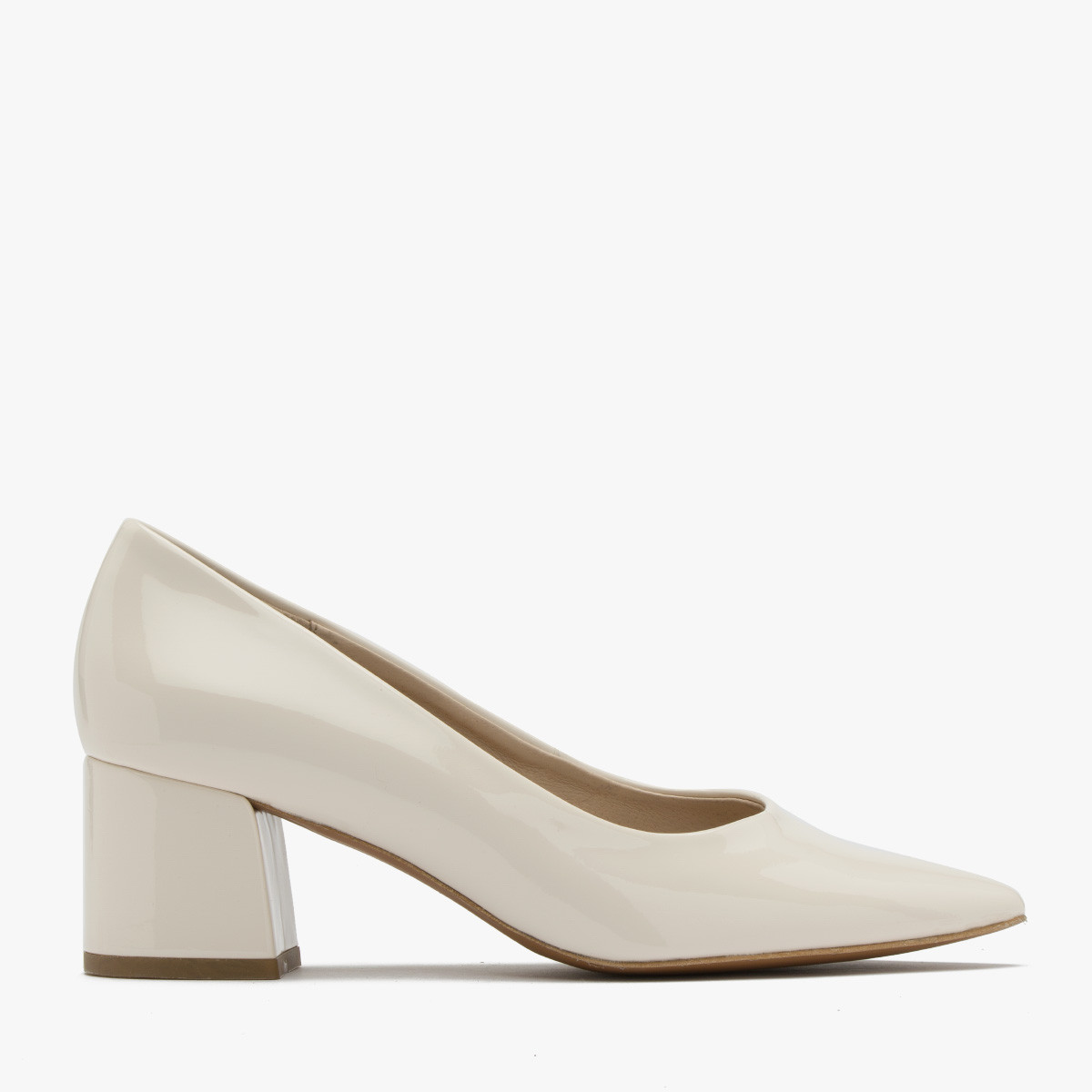 Kremowe czółenka na masywnym obcasie MADISON