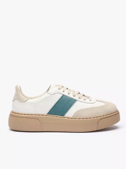 Sneakersy z zielonym akcentem