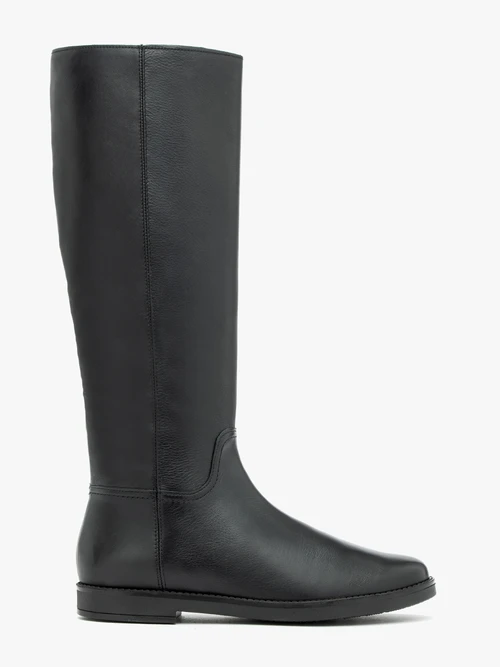 Czarne kozaki z wąską cholewką