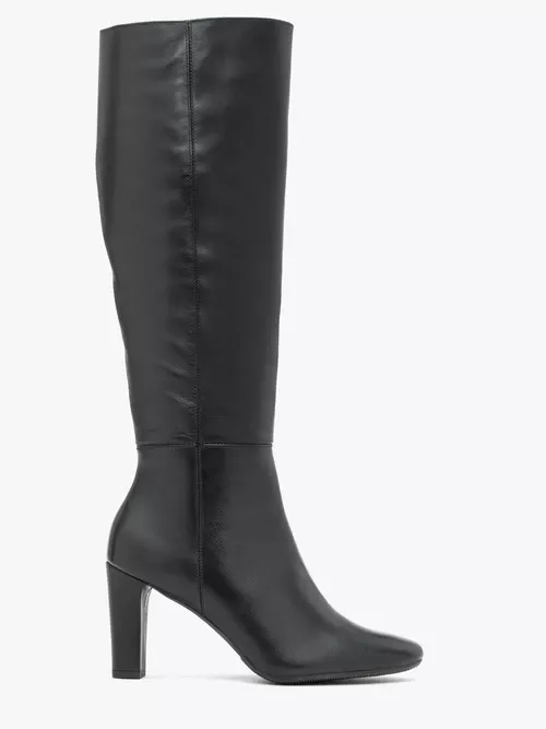 Czarne kozaki ze skóry licowej na wysokim obcasie