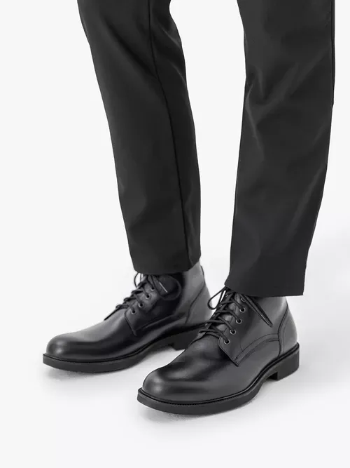 Czarne trzewiki ze skóry licowej