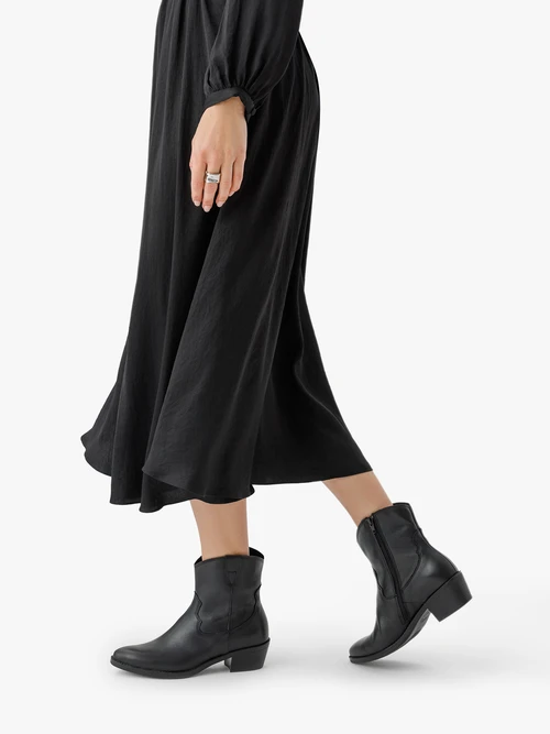 Czarne botki kowbojki nieocieplane ze skóry licowej