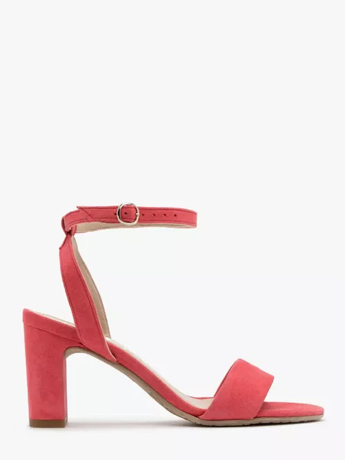 Różowe sandały na obcasie