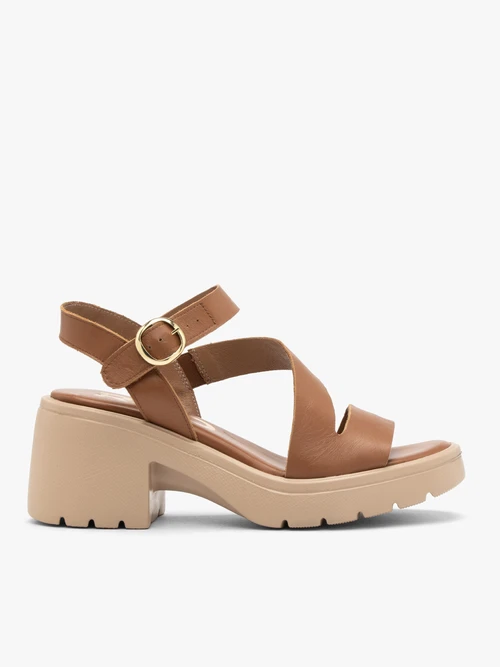 Jasnobrązowe sandały damskie z platformą