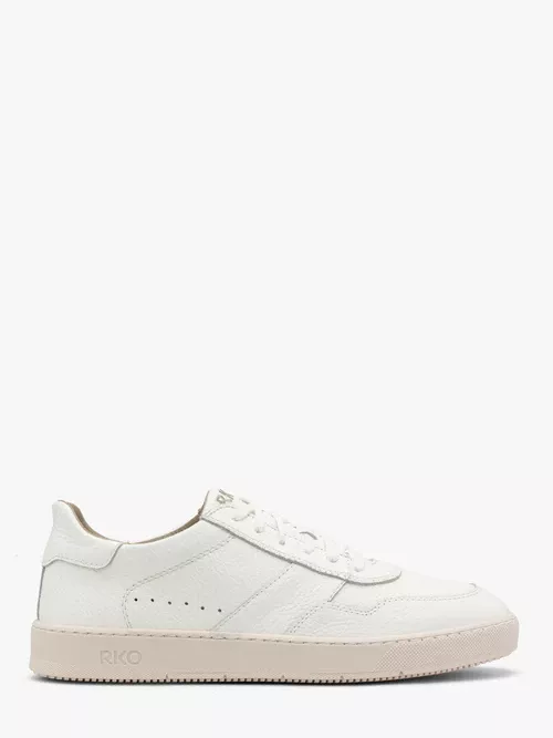 Białe półbuty męskie w sportowym stylu