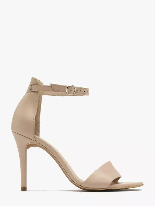 Beżowe sandały na wysokiej szpilce