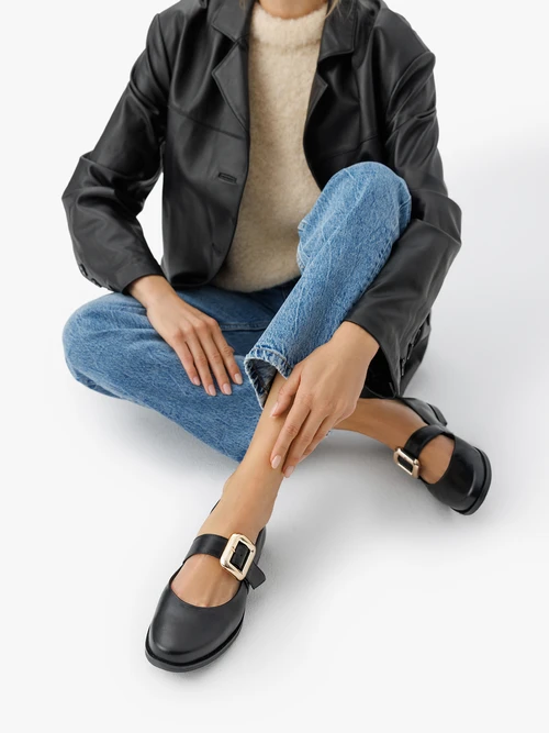 Czarne baleriny z efektowną sprzączką