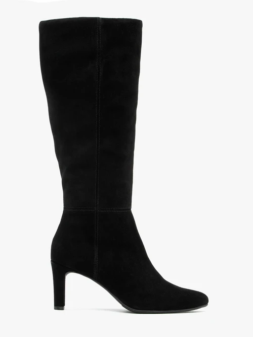 Czarne kozaki z szeroką cholewką