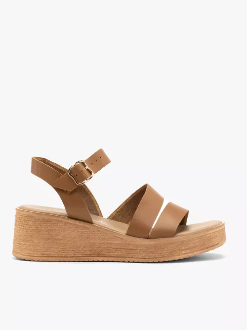 Jasnobrązowe sandały damskie z platformą