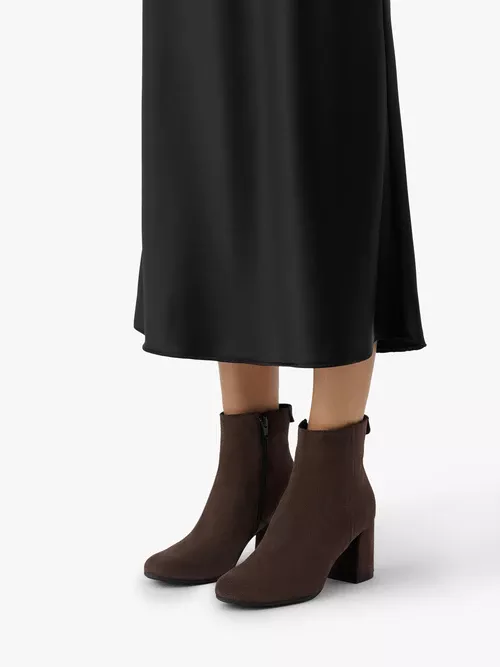 Brązowe welurowe botki na słupku