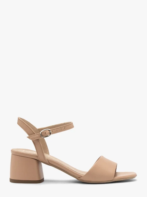 Beżowe sandały na masywnym klocku