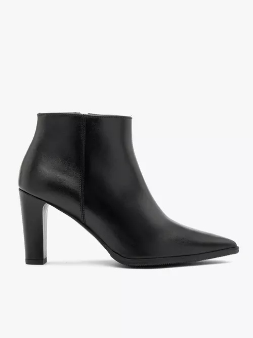 Czarne botki skórzane na słupku