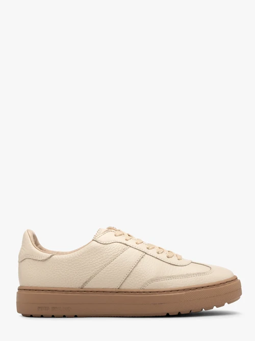 Kremowe półbuty sportowe na ciemnobeżowym spodzie