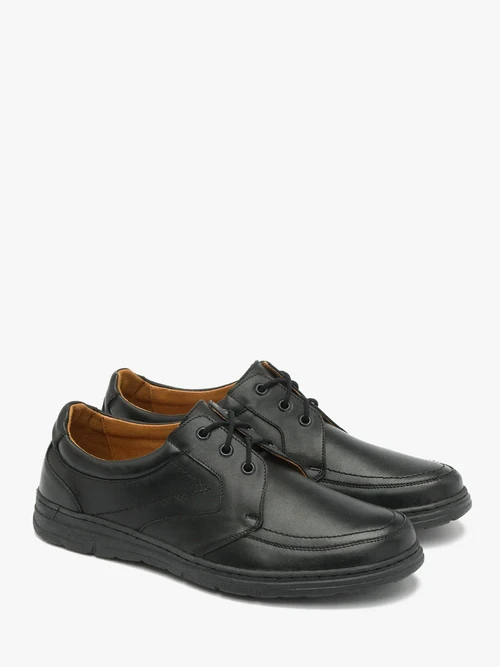 Czarne sznurowane półbuty