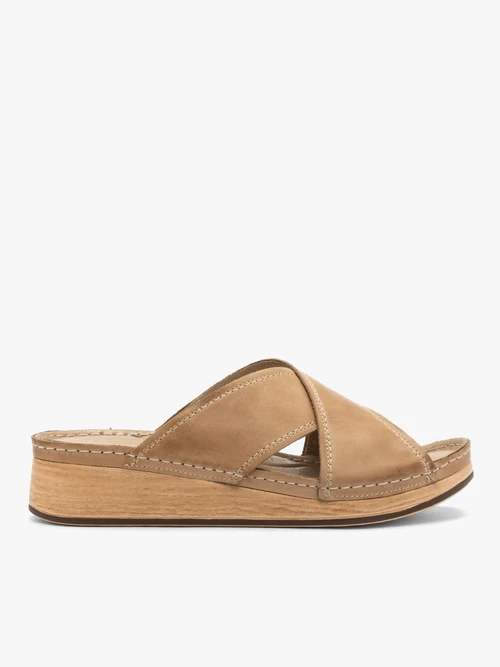 Beżowe klapki damskie z platformą