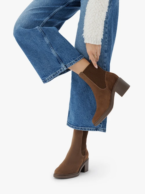 Brązowe sztyblety ze ściągaczem