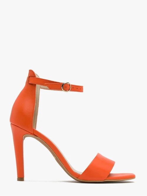 Pomarańczowe sandały na szpilce