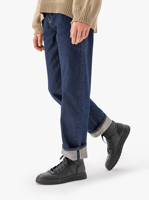 Czarne ocieplane trzewiki