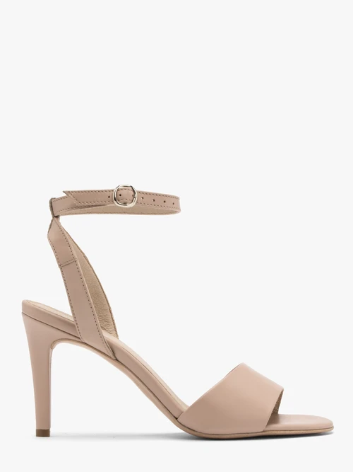 Beżowe sandały na szpilce