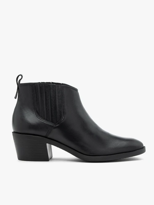 Czarne krótkie sztyblety ze skóry licowej