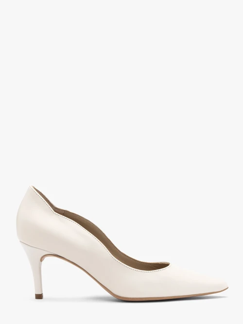 Kremowe czółenka z ozdobną cholewką