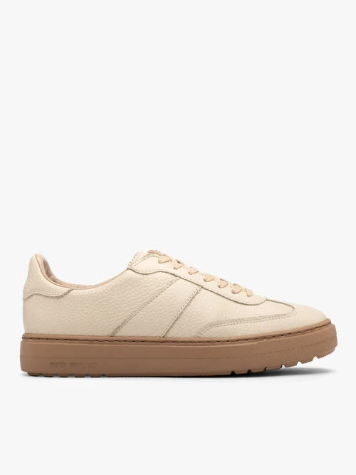 Kremowe półbuty sportowe na ciemnobeżowym spodzie