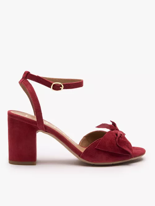 Bordowe sandały z kokardą