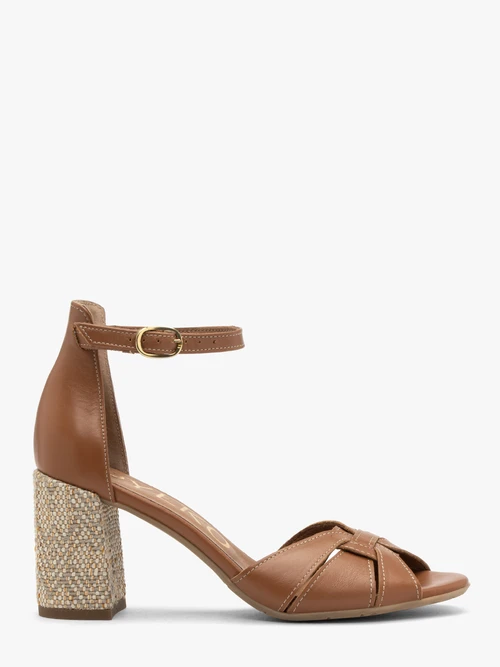 Jasnobrązowe sandały damskie na ozdobnym obcasie