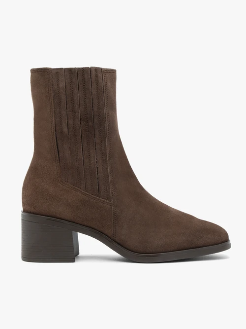 Brązowe sztyblety na słupku z przeszyciami