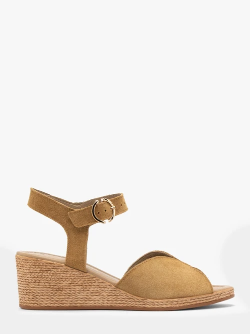 Rude sandały na spodzie typu koturna