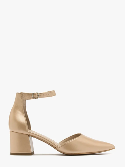 Złote czółenka na klocku