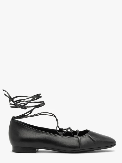 Czarne baleriny z wiązaniem wokół kostki