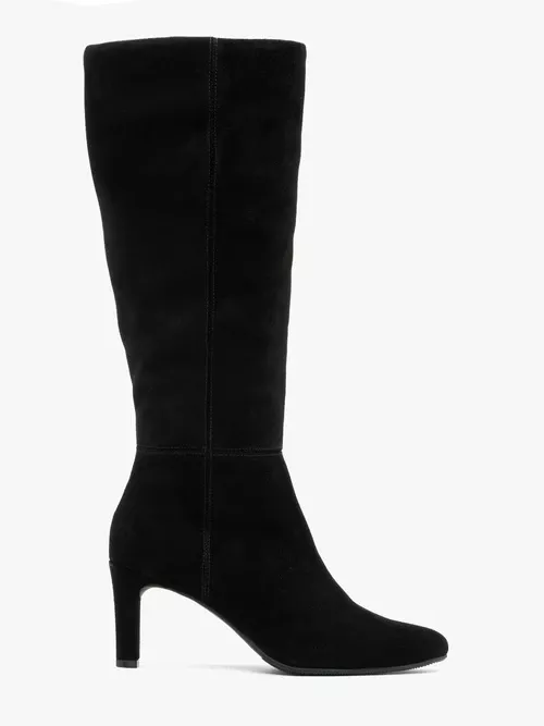 Czarne kozaki z szeroką cholewką